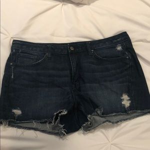 Gap slim cut off shorts